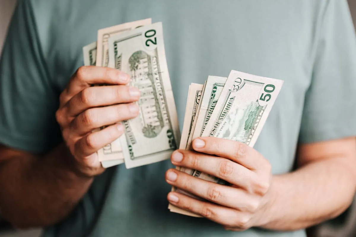 Salaire électricien Suisse 2026 — minima CCT, expérience et net
